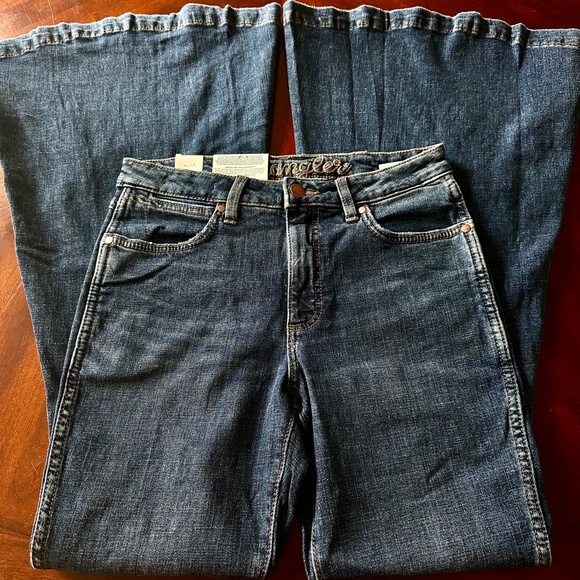 NWT!!!Wrangler Retro High Rise Flare Trumpet Jeans In Jana - Picture 9 of 16